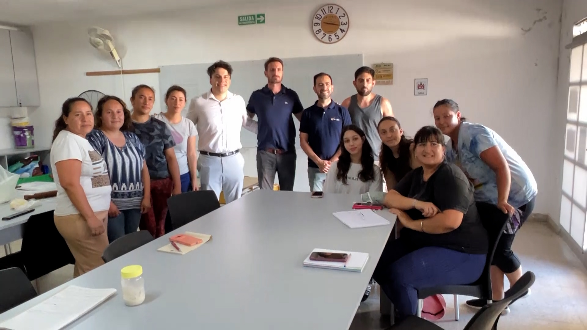 GABRIEL VEGA VISITÓ SAN VICENTE Y RECORRIÓ LA CAPACITACIÓN DE AUXILIAR EN PANADERÍA