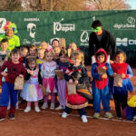 MES DEL NIÑOEN EL  JARDÍN DE TENIS